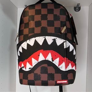 Sprayground backpack‼️small pocket at  top of the bag zipper is broke